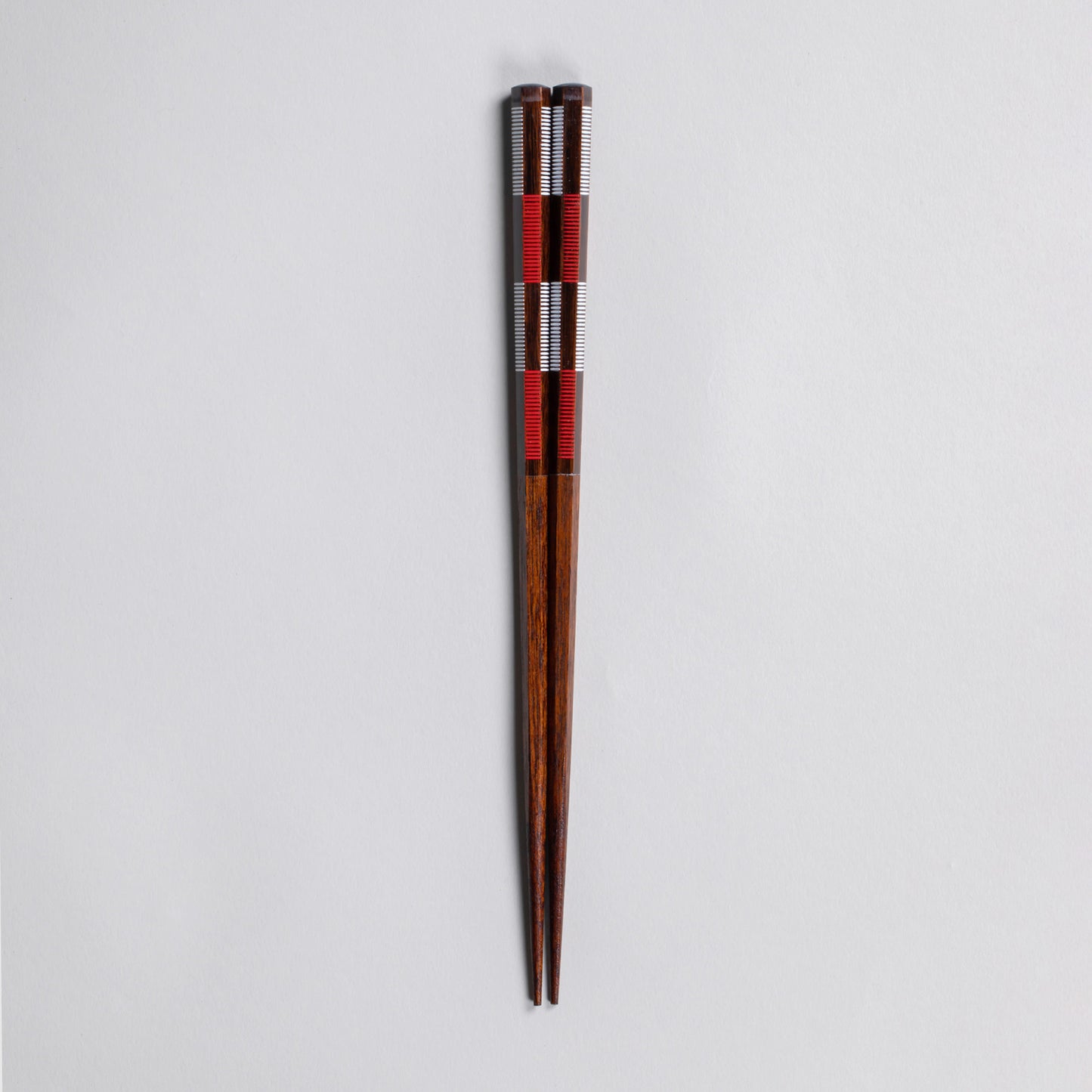 Wiped lacquer hexagonal checkered pattern