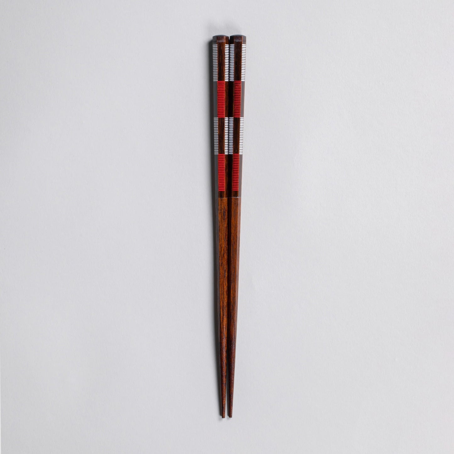Wiped lacquer hexagonal checkered pattern