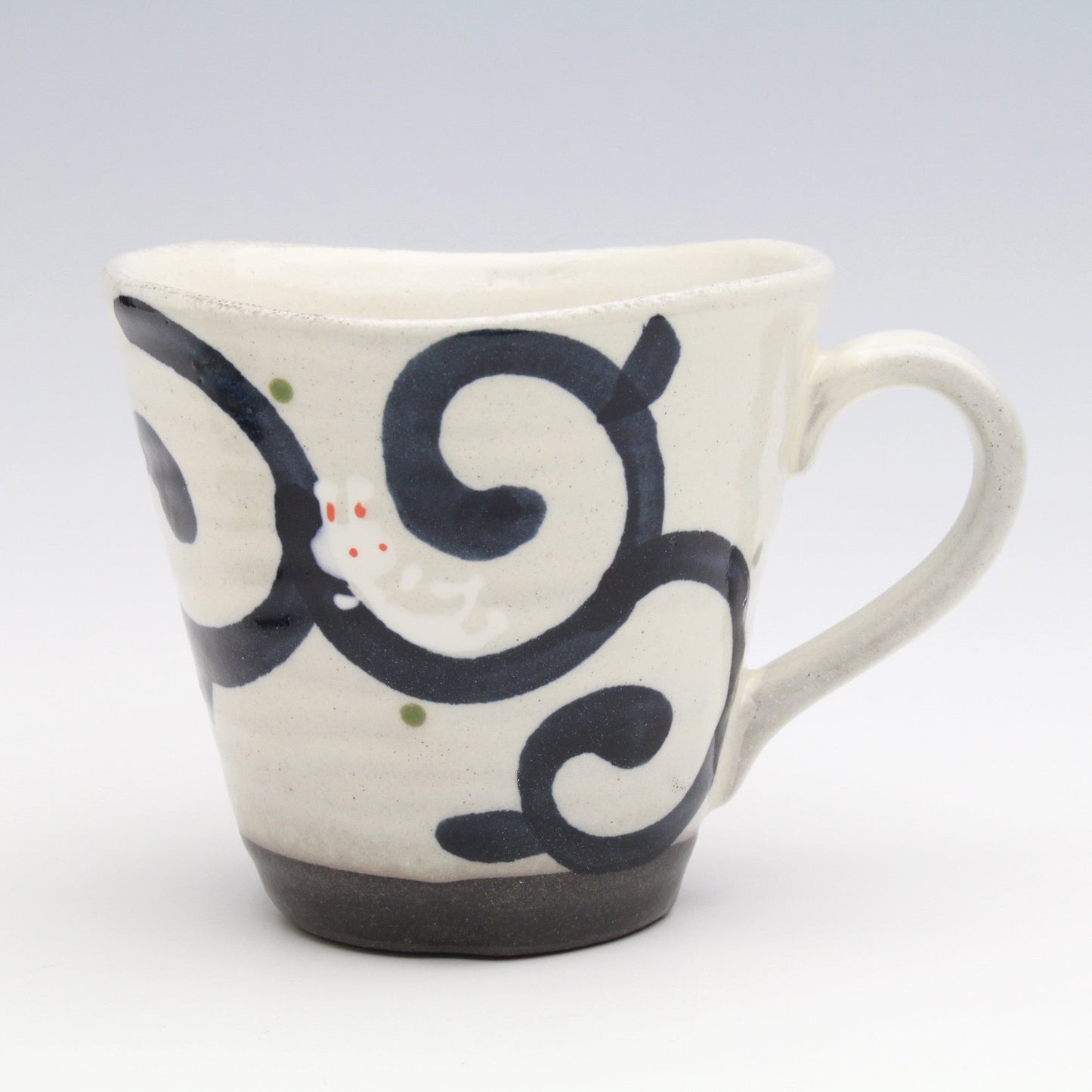Arabesque White Rabbit Mug