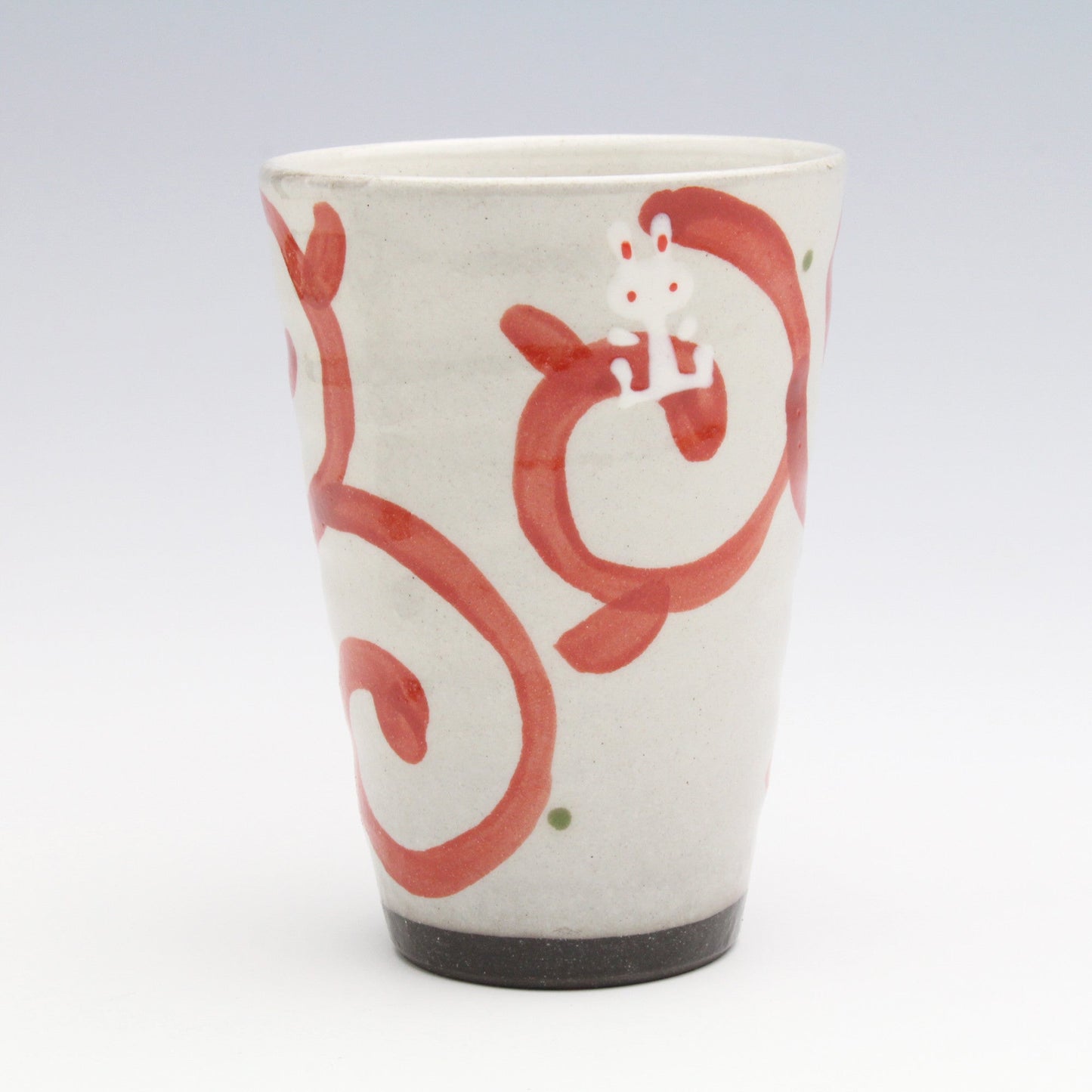 Arabesque White Rabbit Ceramic Cup