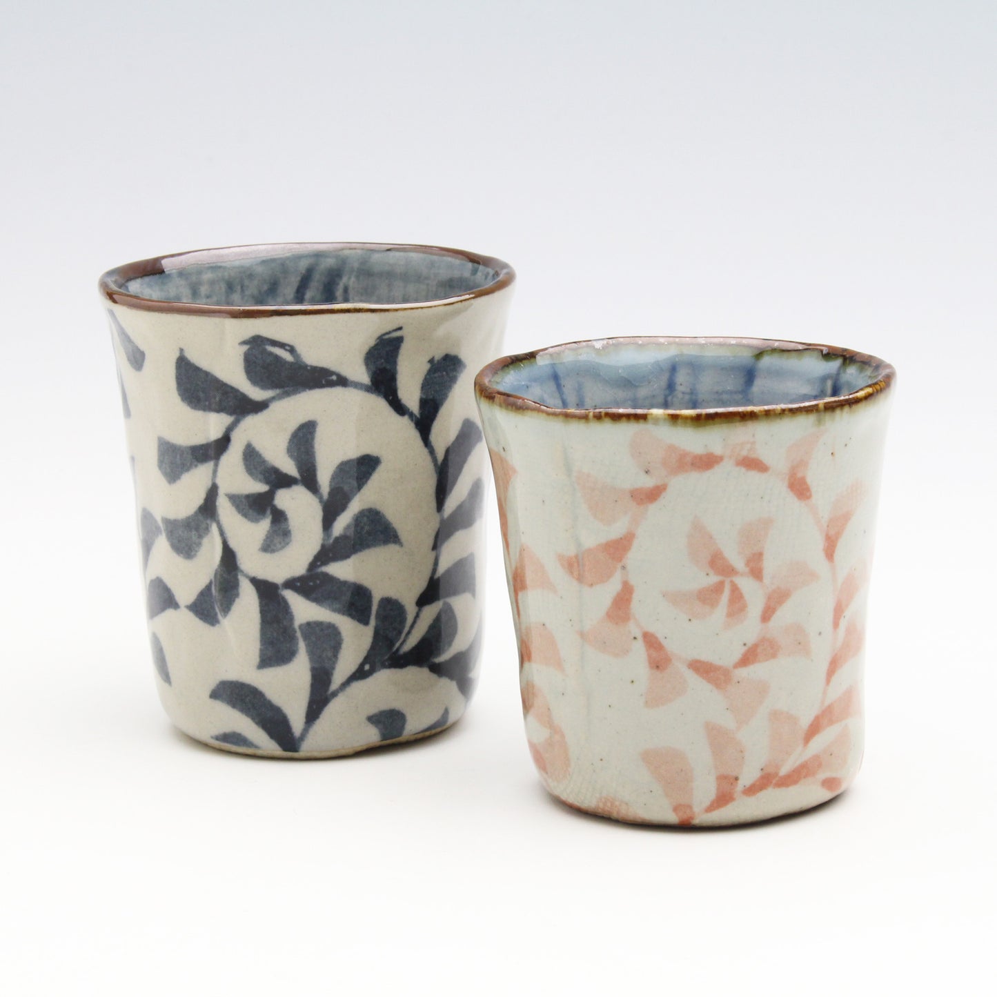 Dyed arabesque set of teacups