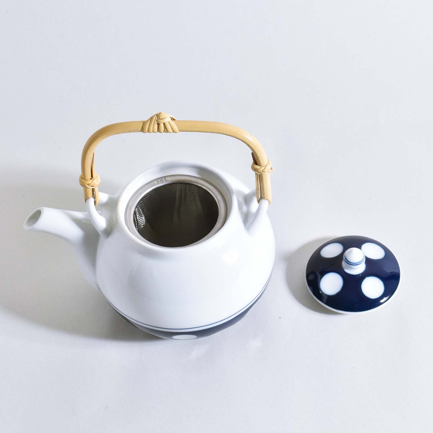 Polka dot S-shaped teapot