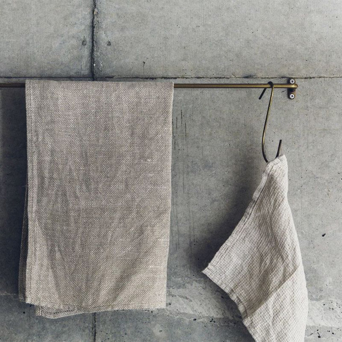 BRASS TOWEL BAR S