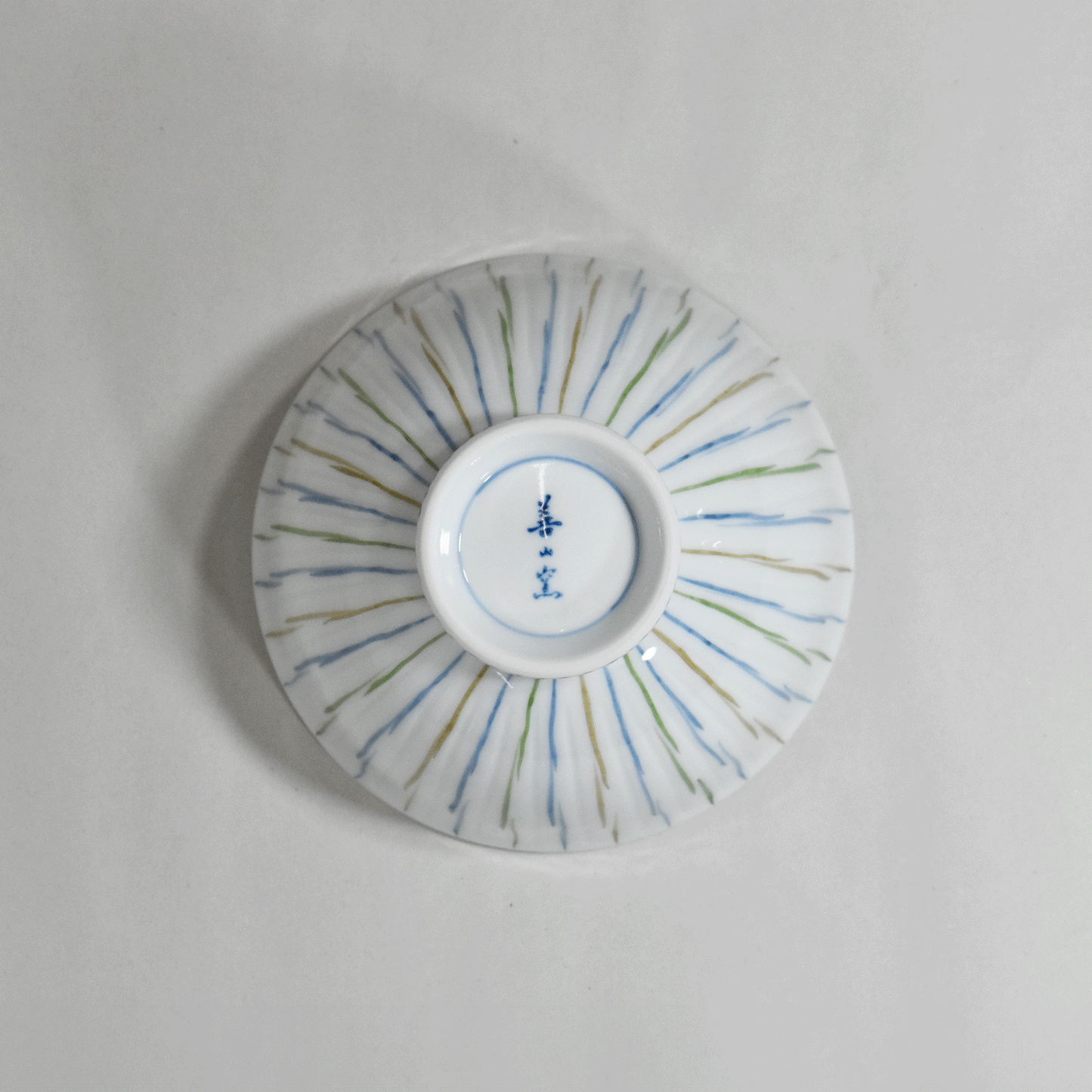 Three-color Tokusa Rabbit Lightweight Rice Bowl