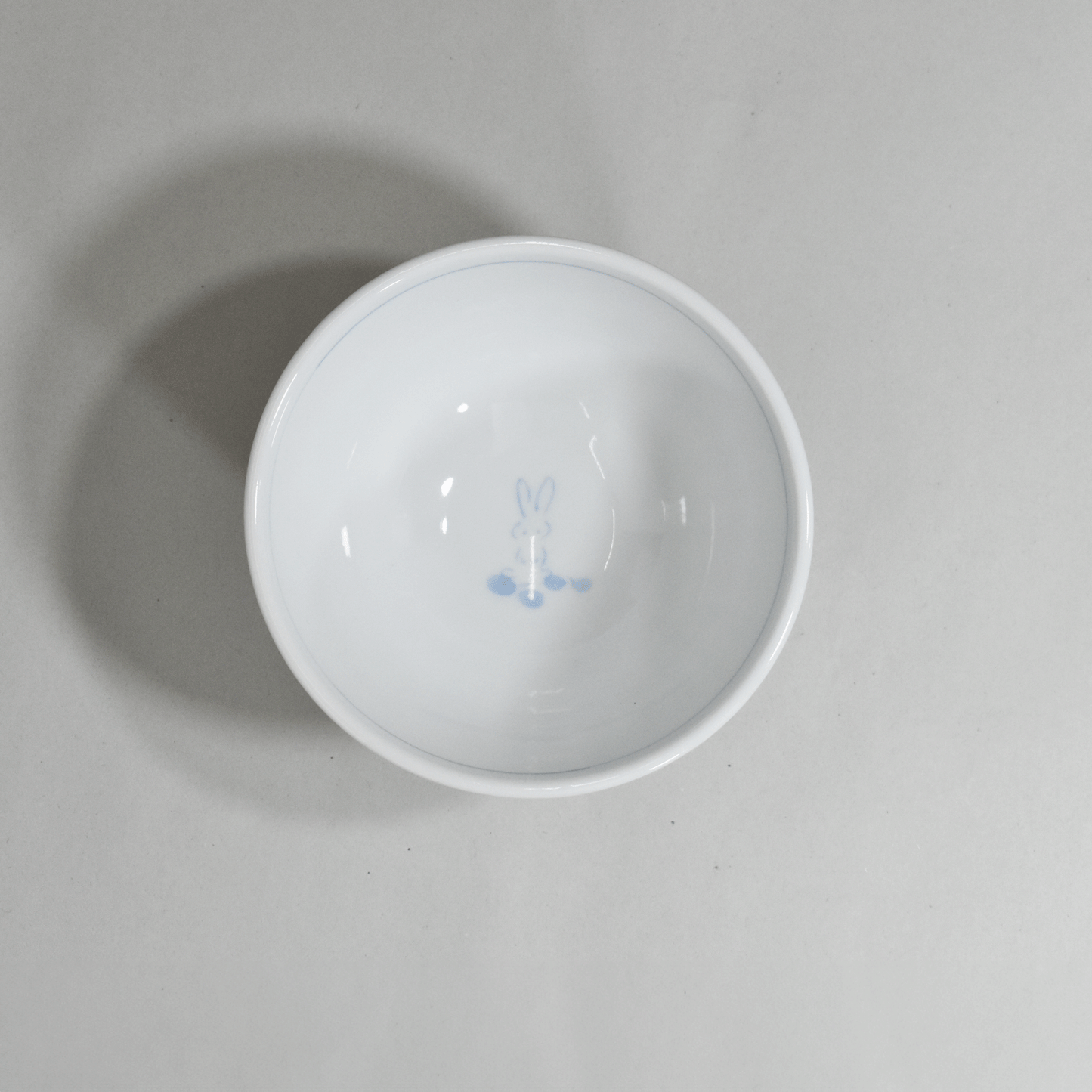 Three-color Tokusa Rabbit Lightweight Rice Bowl
