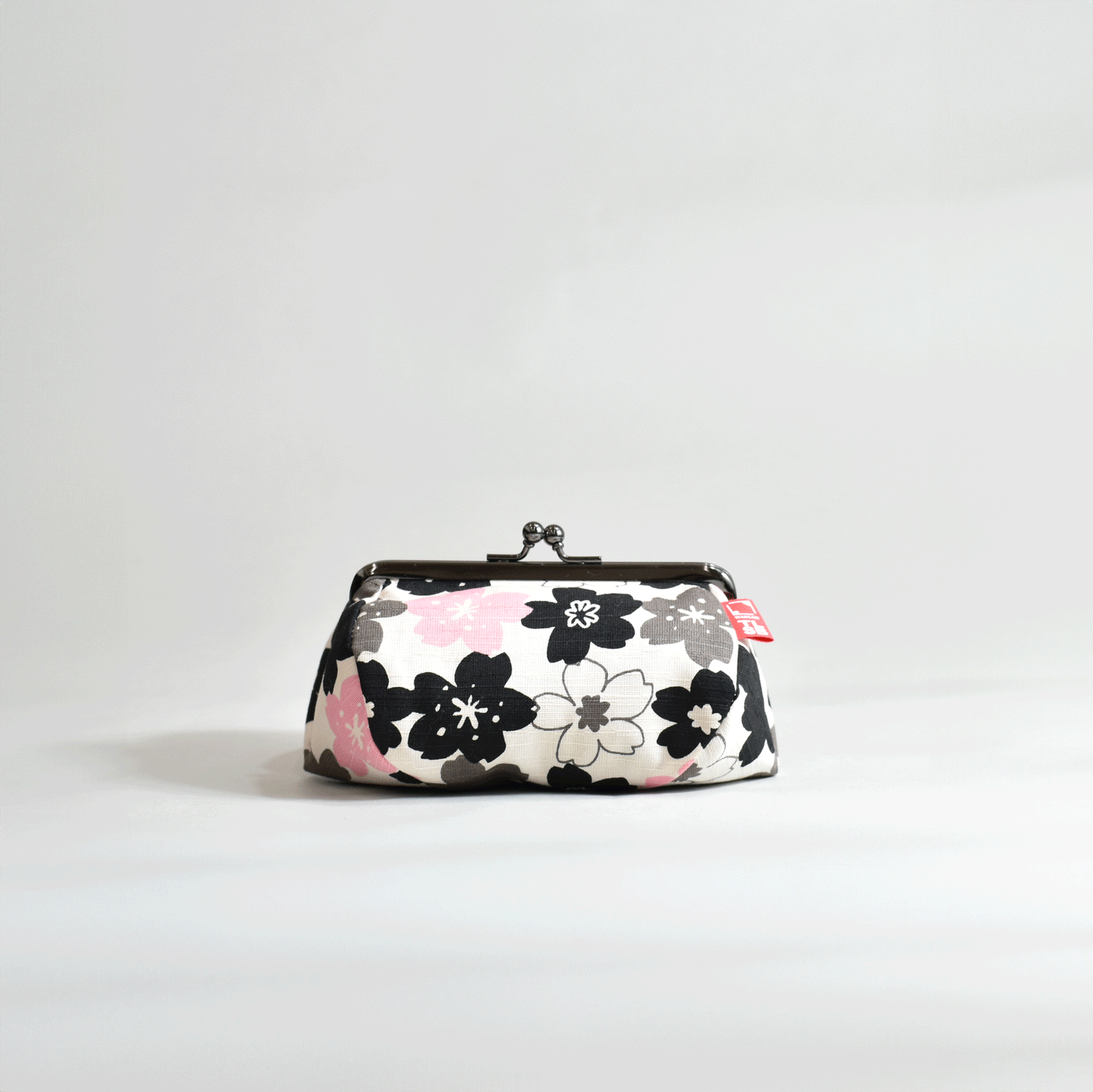 4-inch clasp cosmetic pouch