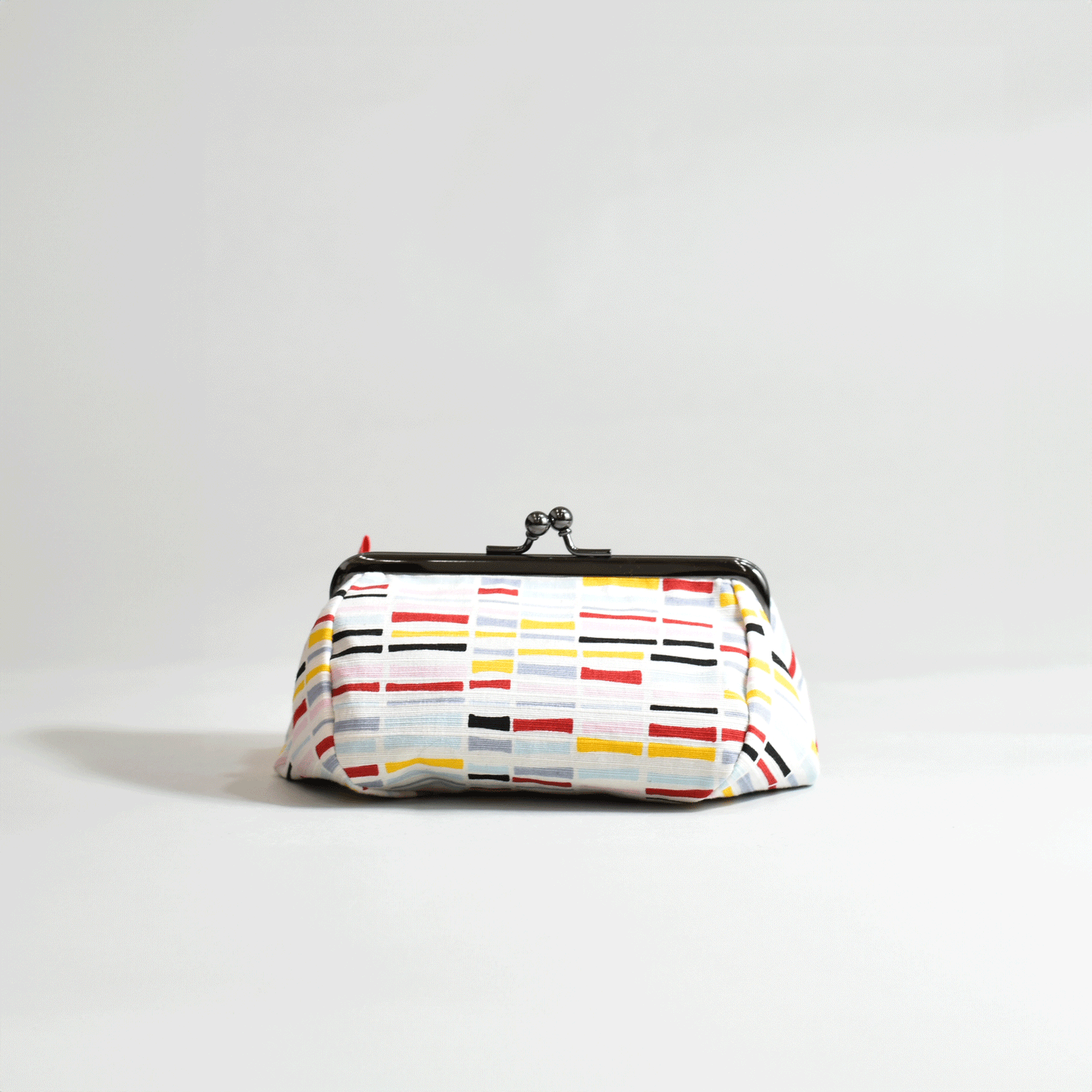 4-inch clasp cosmetic pouch