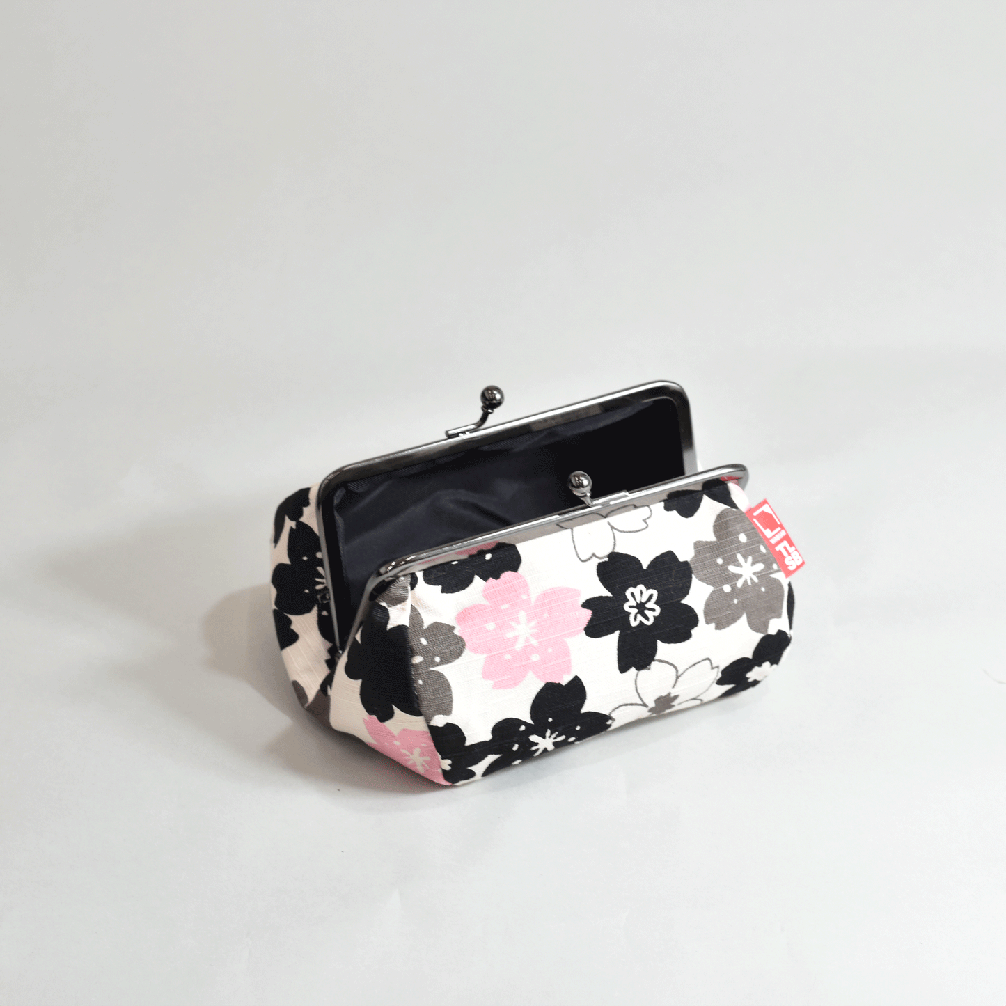4-inch clasp cosmetic pouch
