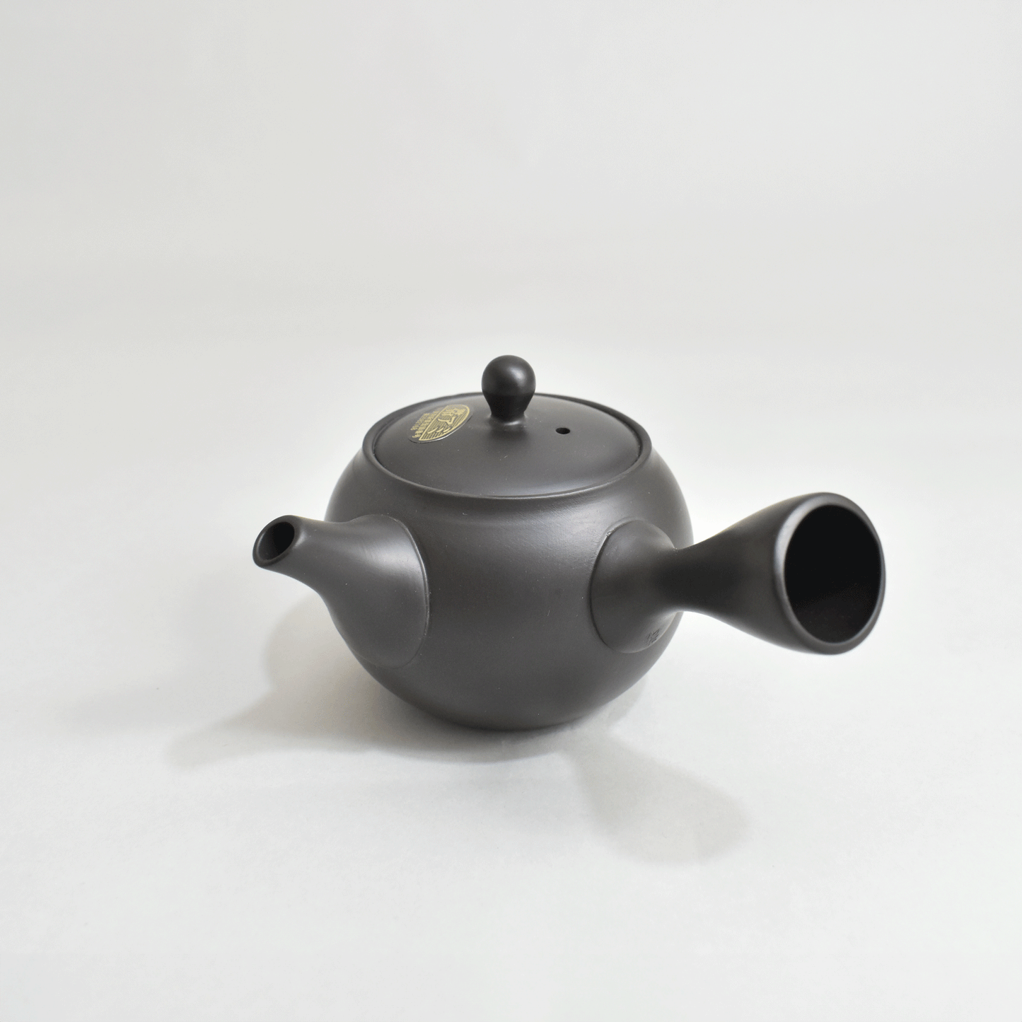 Black Oribe Round Pourer