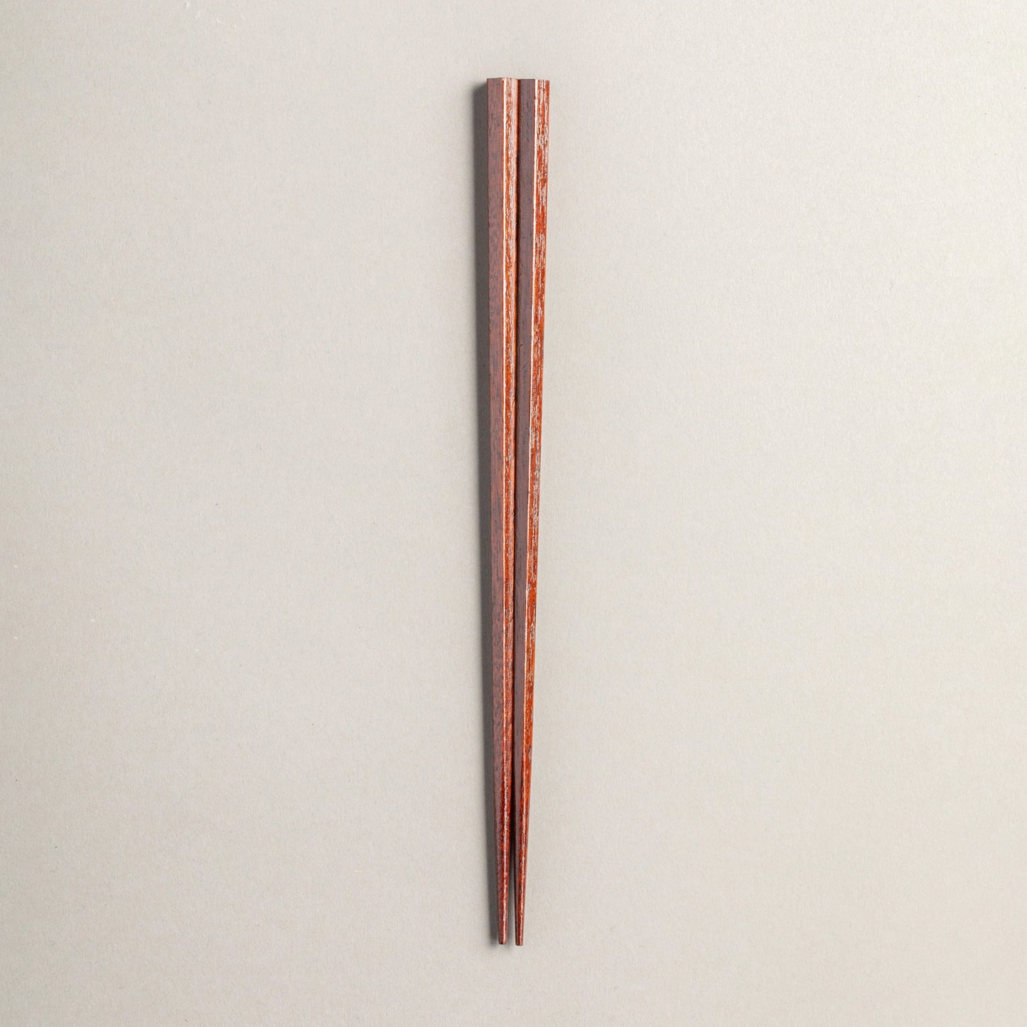 Pentagonal lacquer