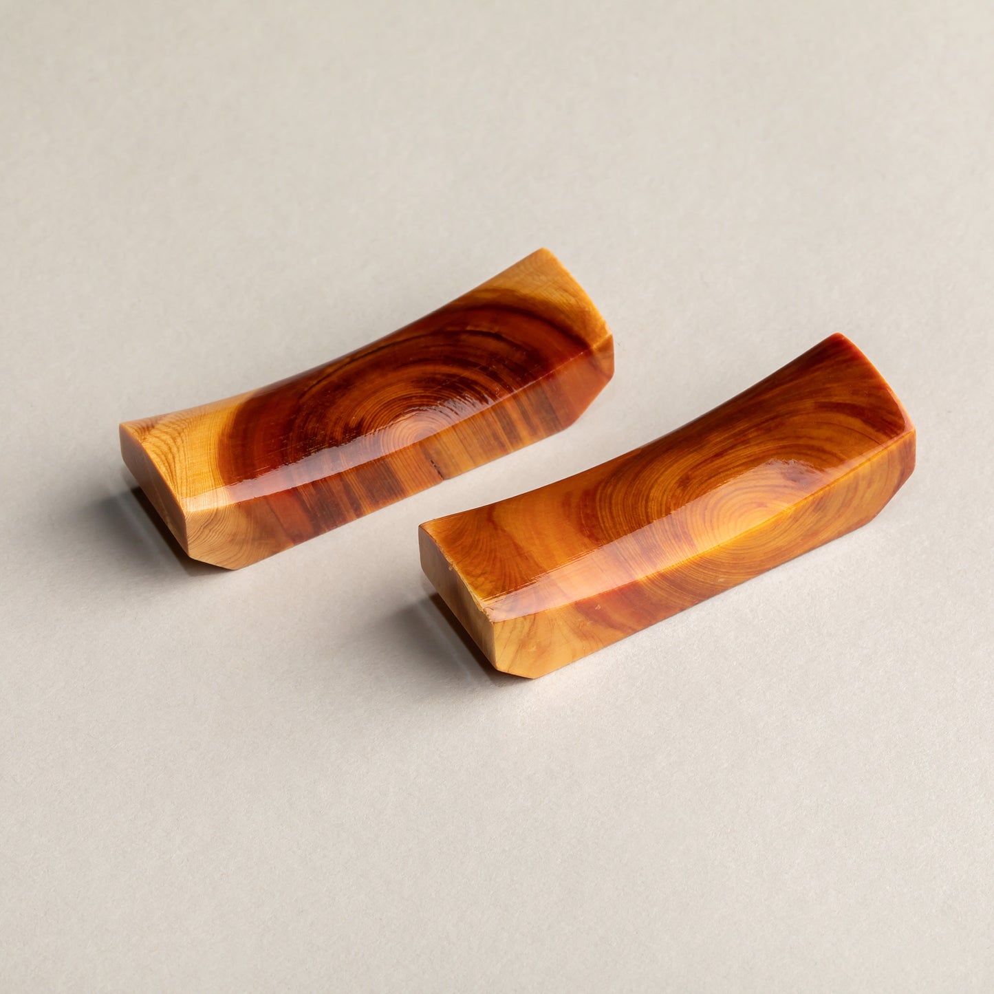 Kiso Hinoki Red Knot Chopstick Rest