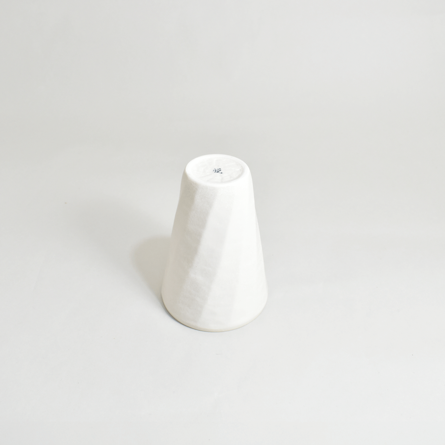 White porcelain sand pattern tumbler