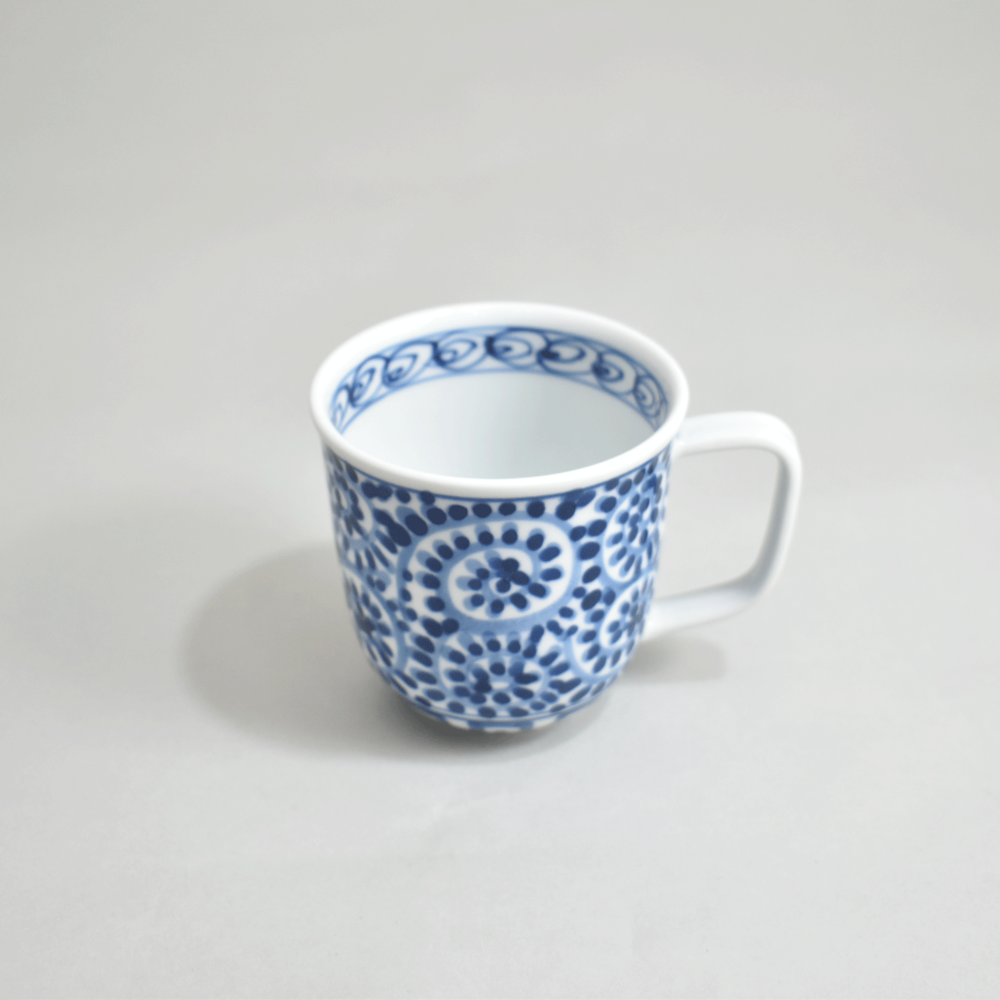 Kotobuki Karakusa lightweight mug