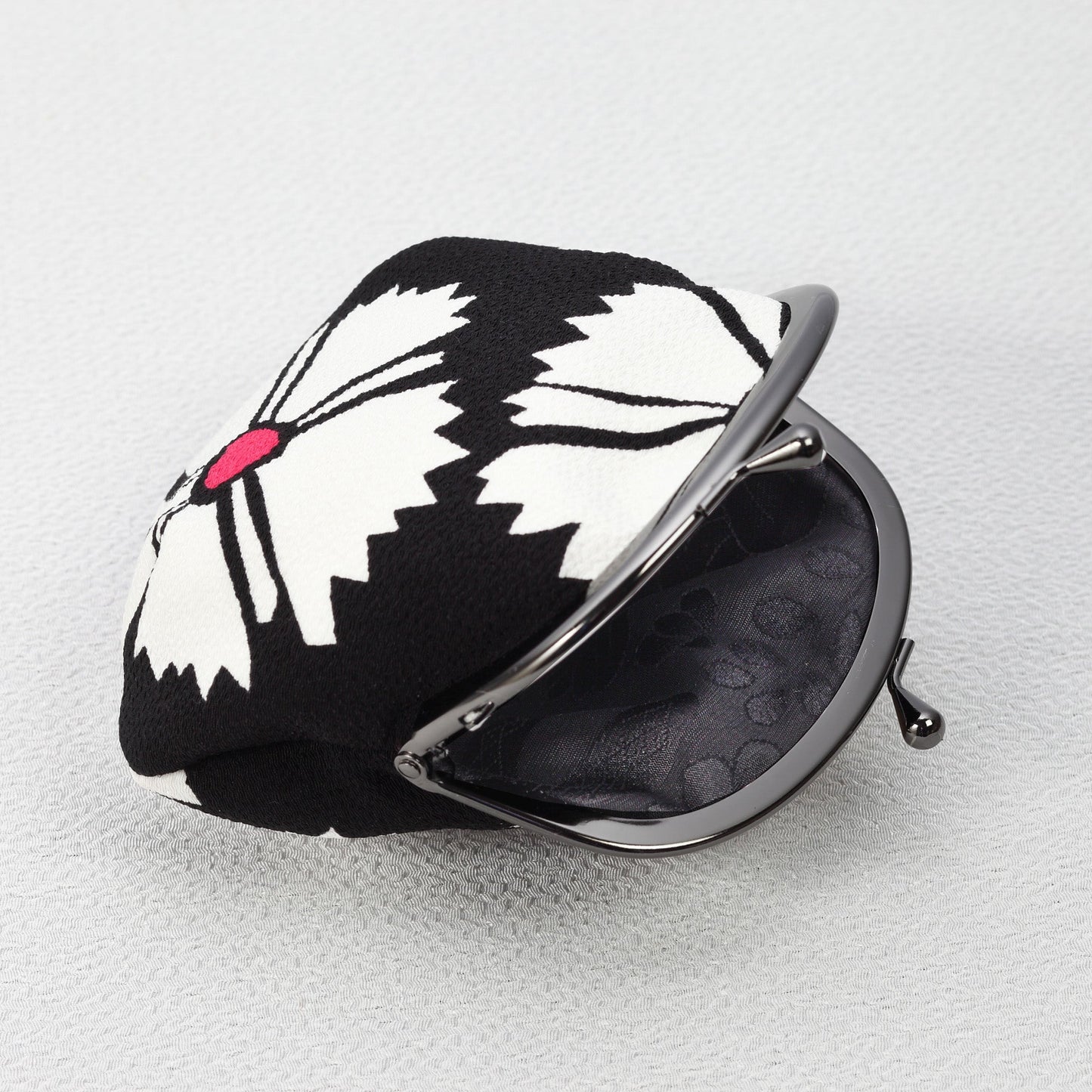 Chirimen clasp pouch