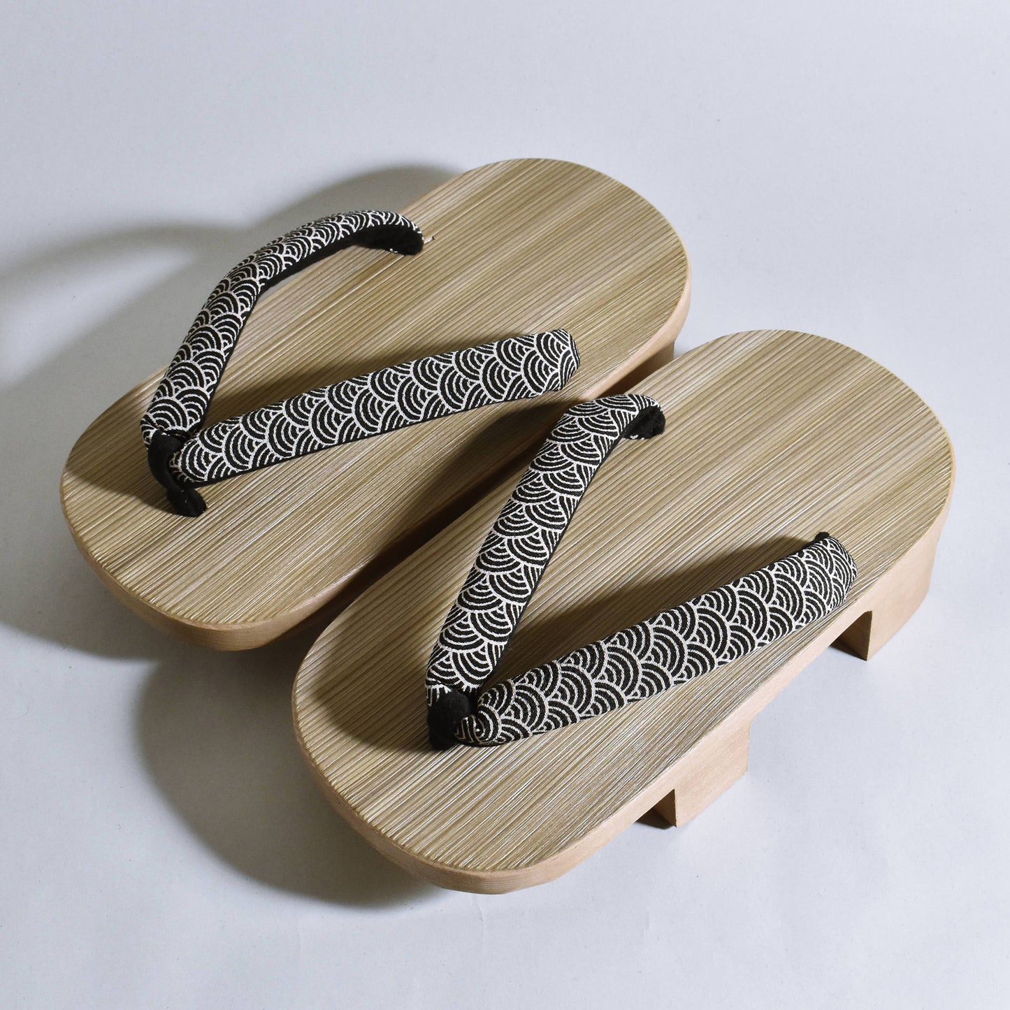 Kiso Nezuko Geta (Japanese Clogs) for Men (Round)
