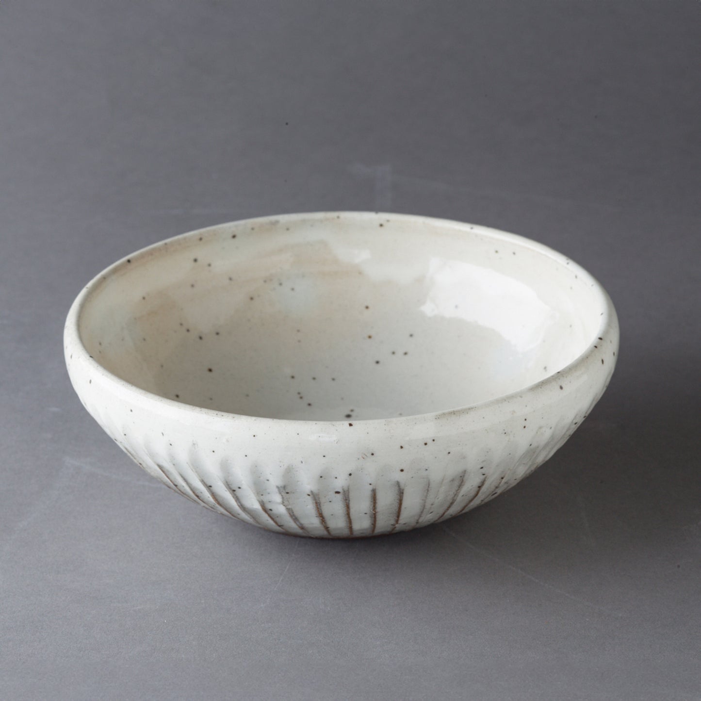 Powdered ware serving bowl