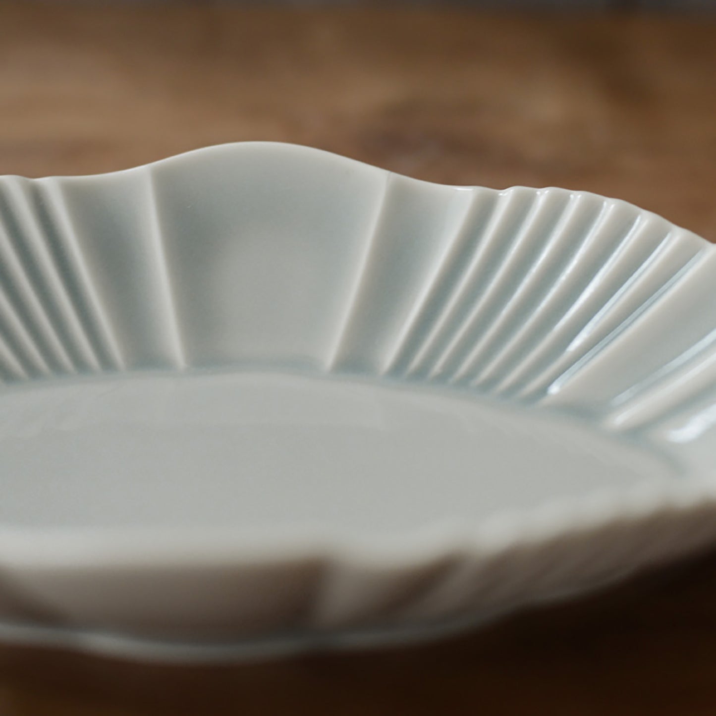 Bruy 220 Oval Plate, Grey