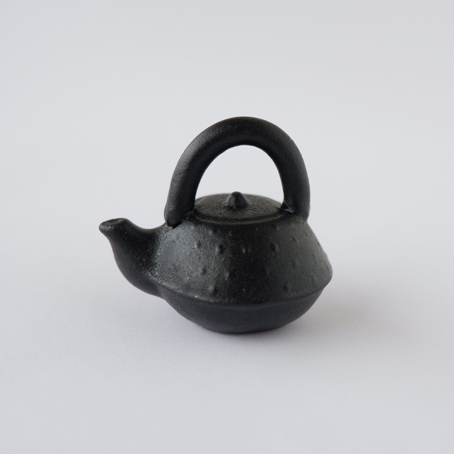 Chopstick rest, iron kettle, black