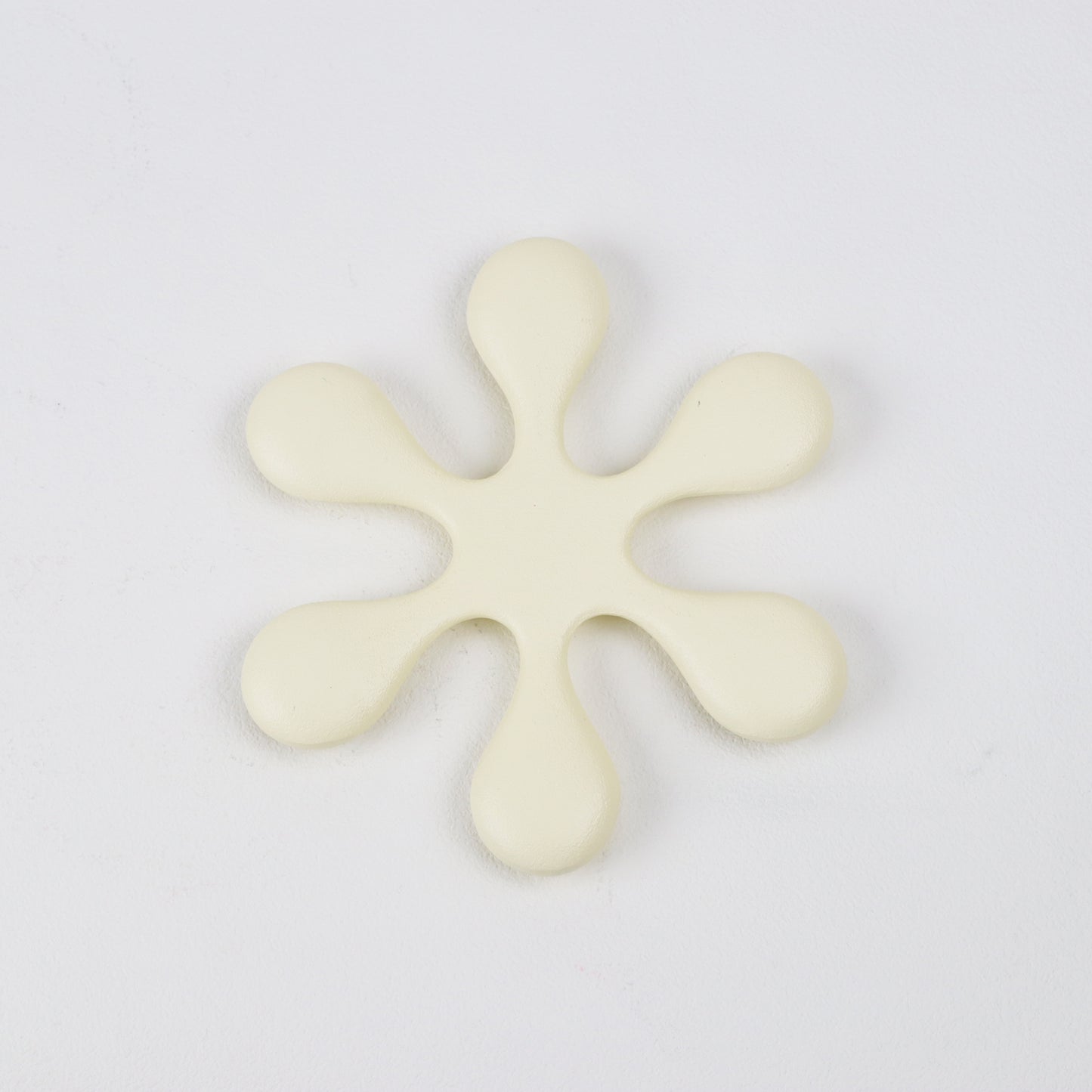 Large kettle base trivet, hemp color