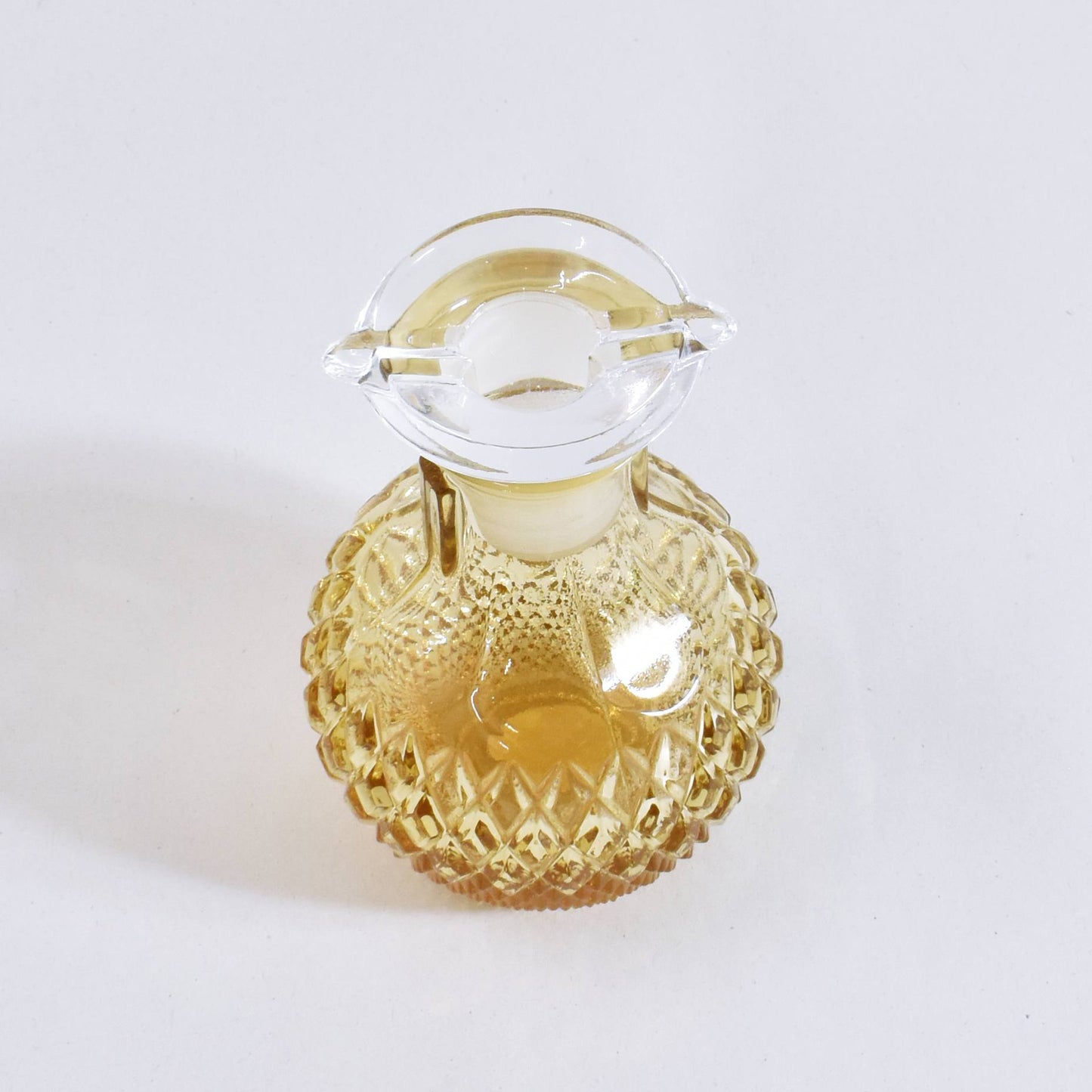 Crystal soy sauce dispenser