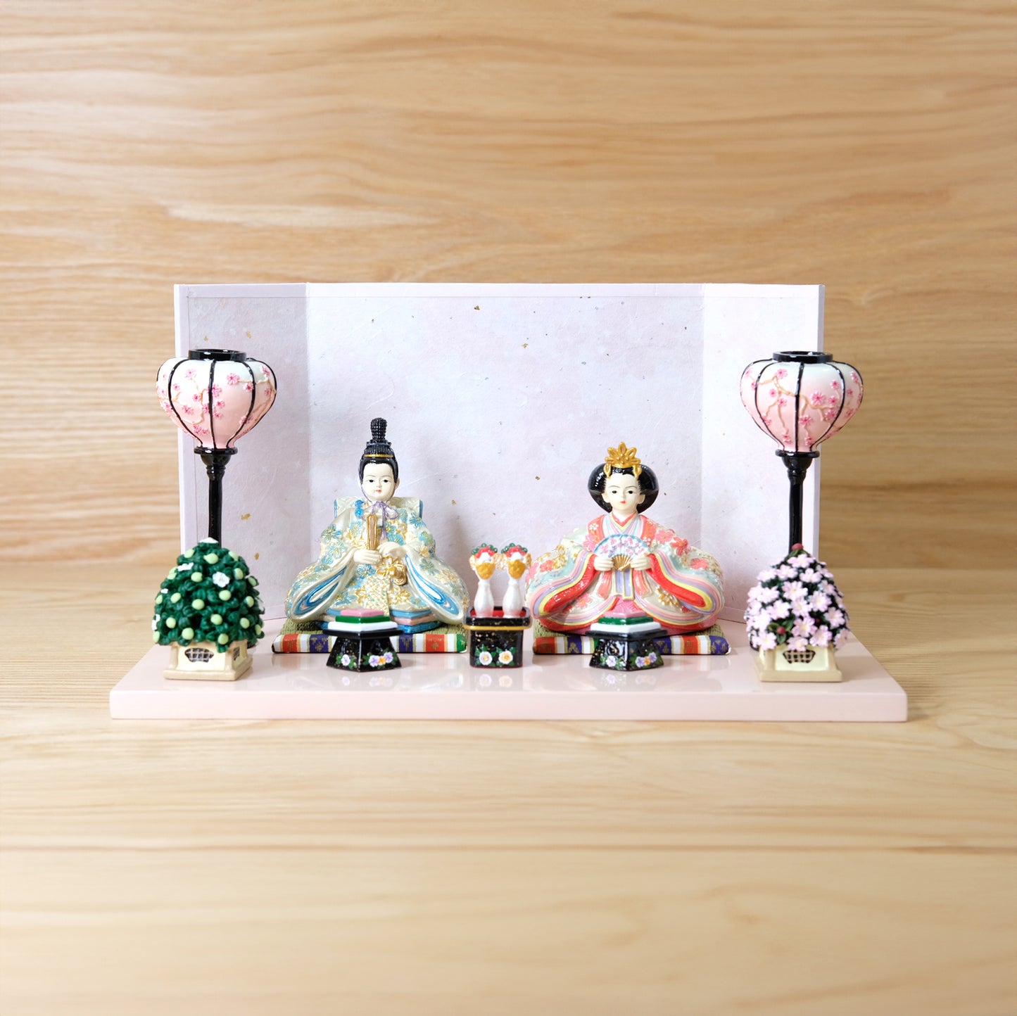 Hime no HARUKA Japanese paper folding screen with tools, peach