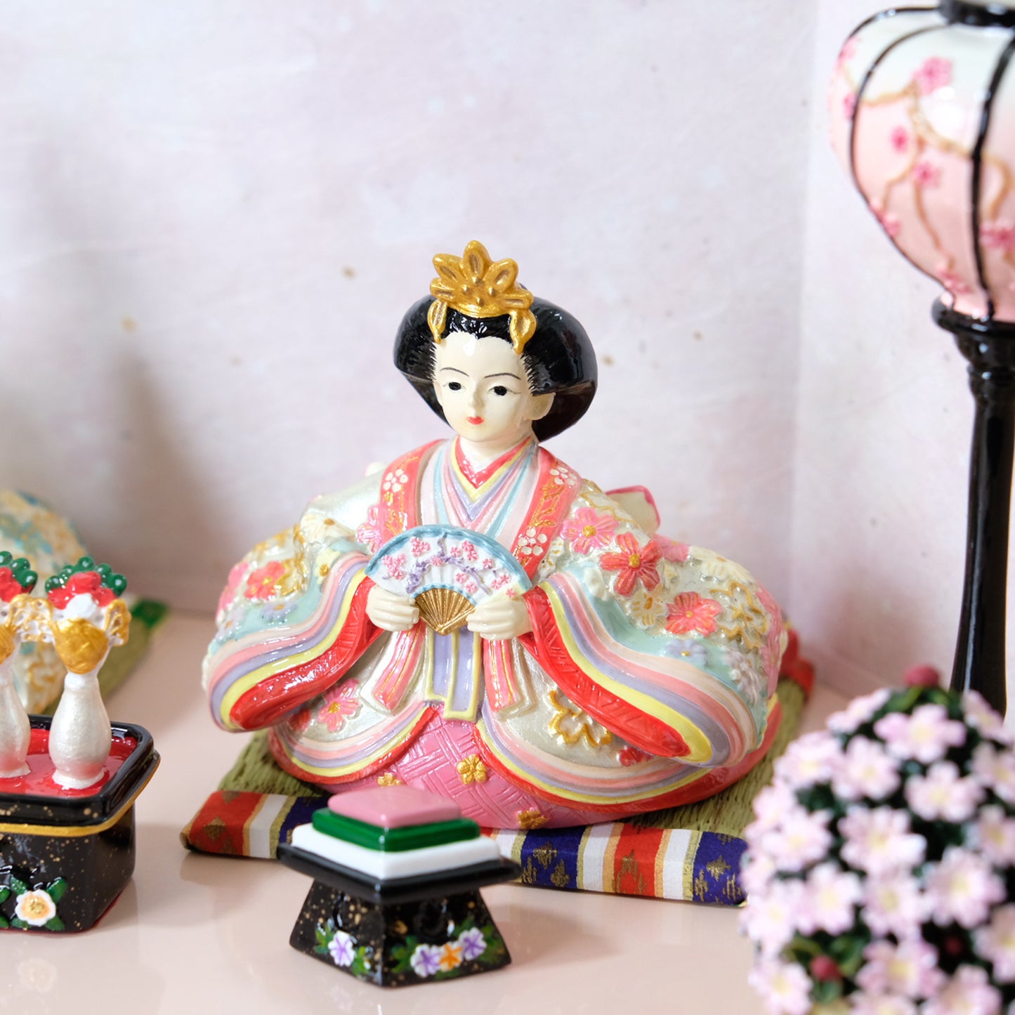 Hime no HARUKA Japanese paper folding screen with tools, peach