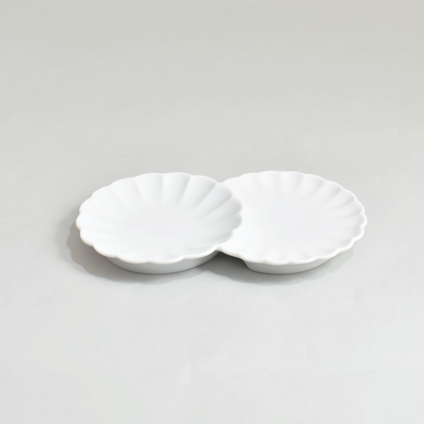 Taihaku small chrysanthemum plate