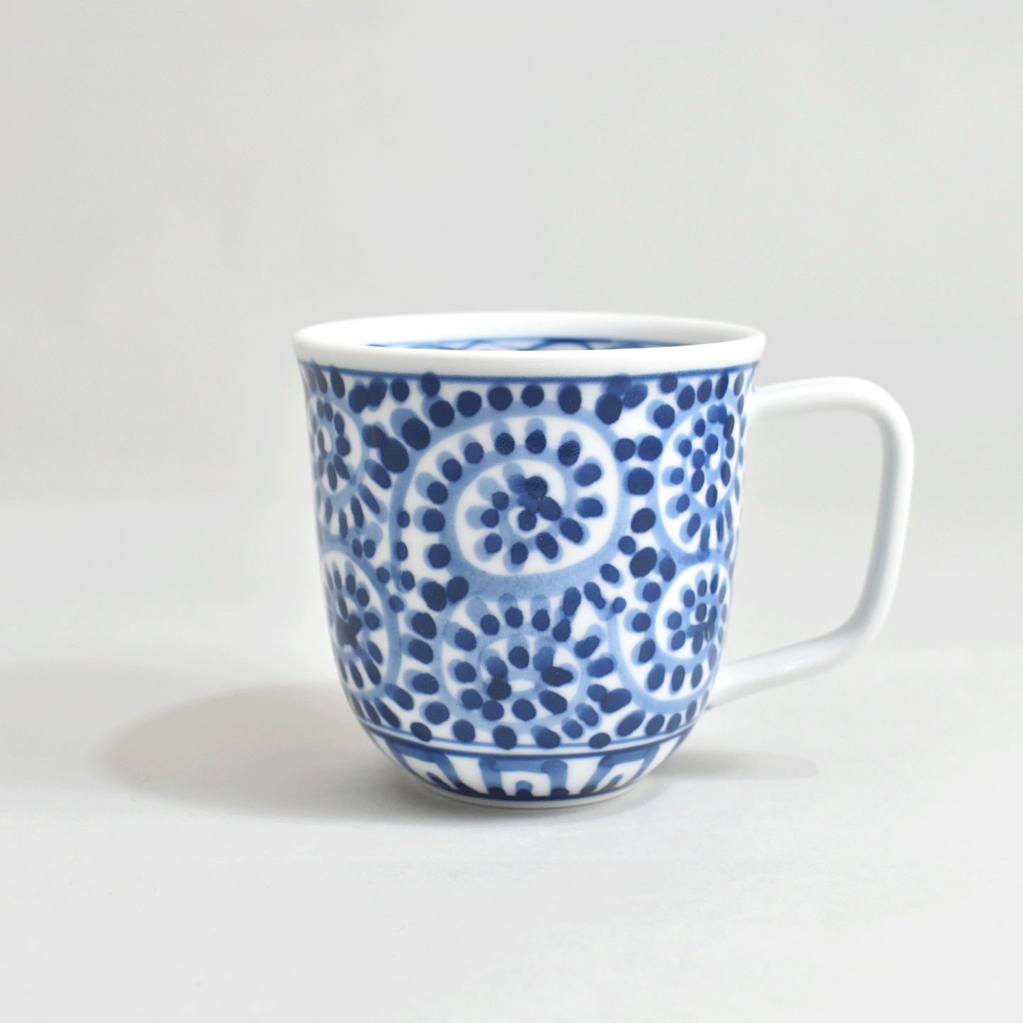 Kotobuki Karakusa lightweight mug