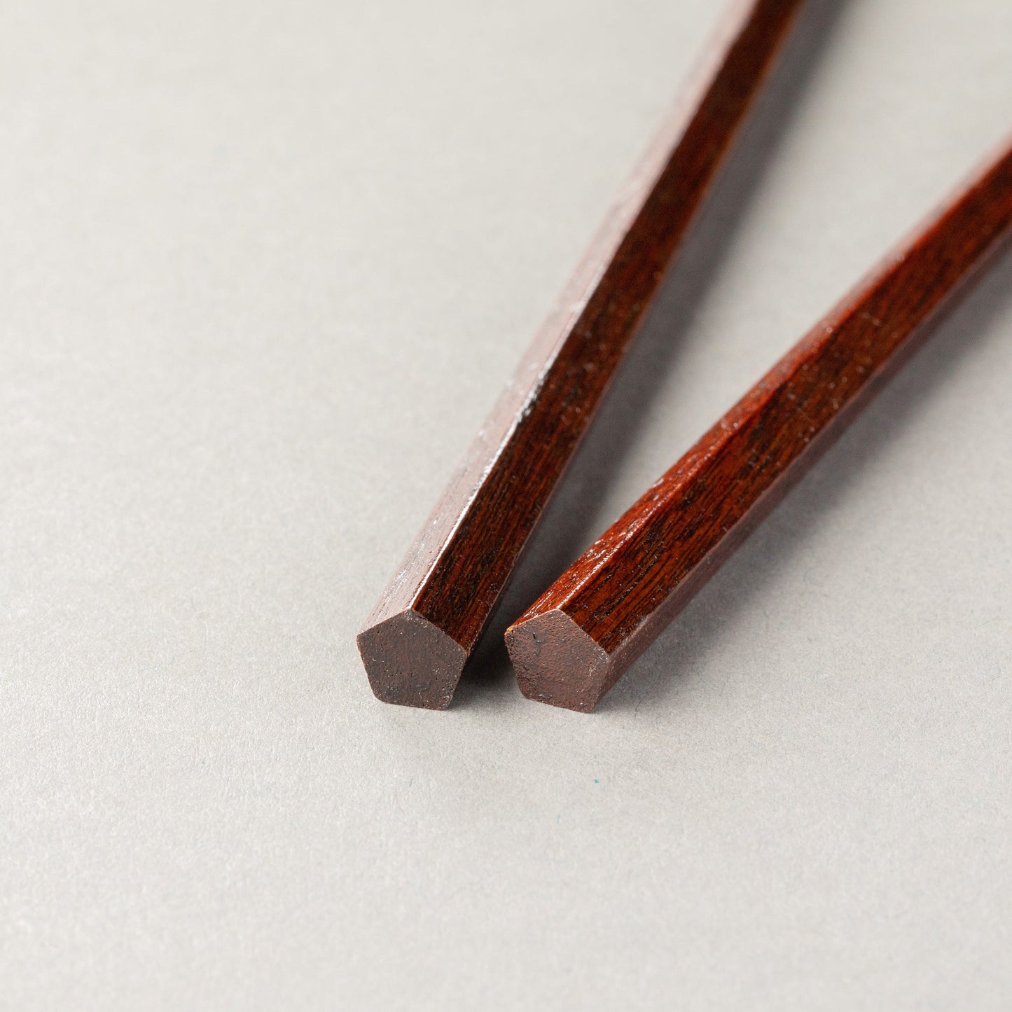Pentagonal lacquer