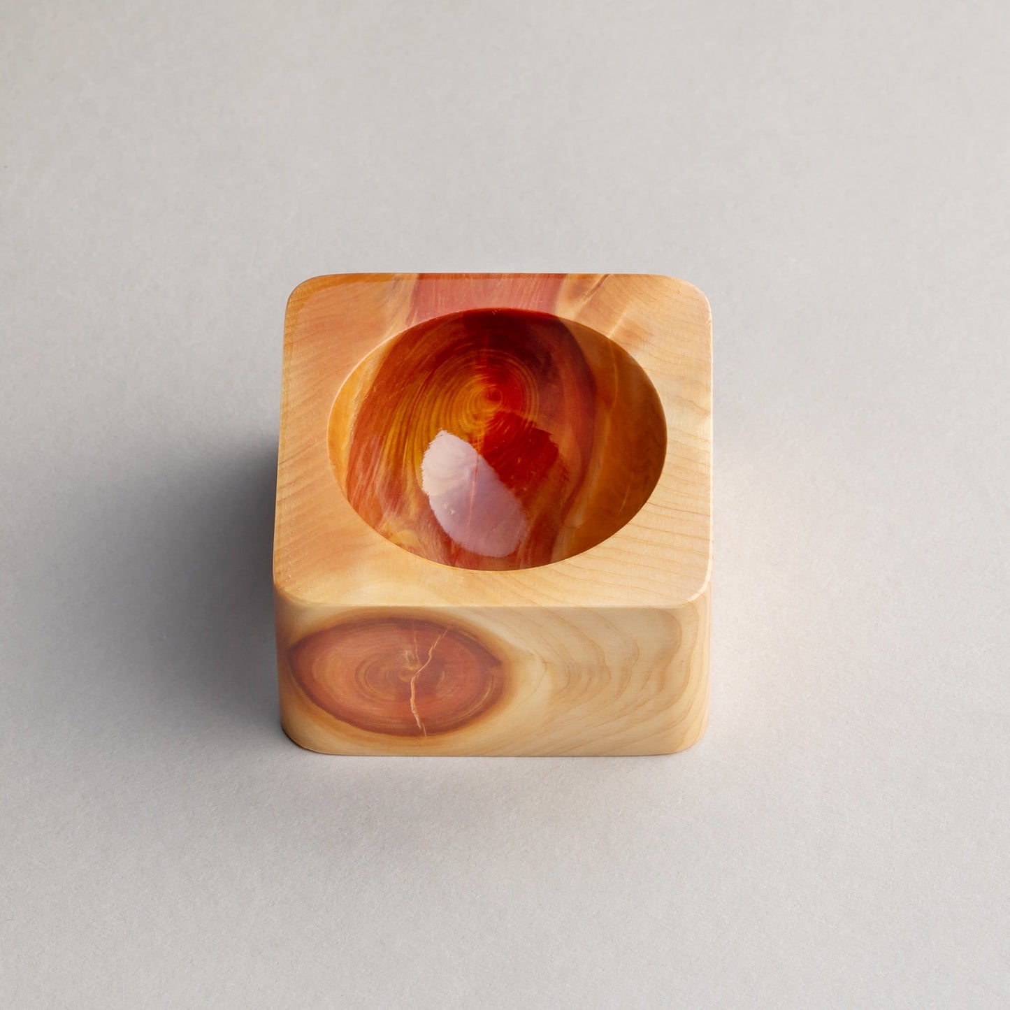 Kiso Hinoki Red Knot Egg Stand