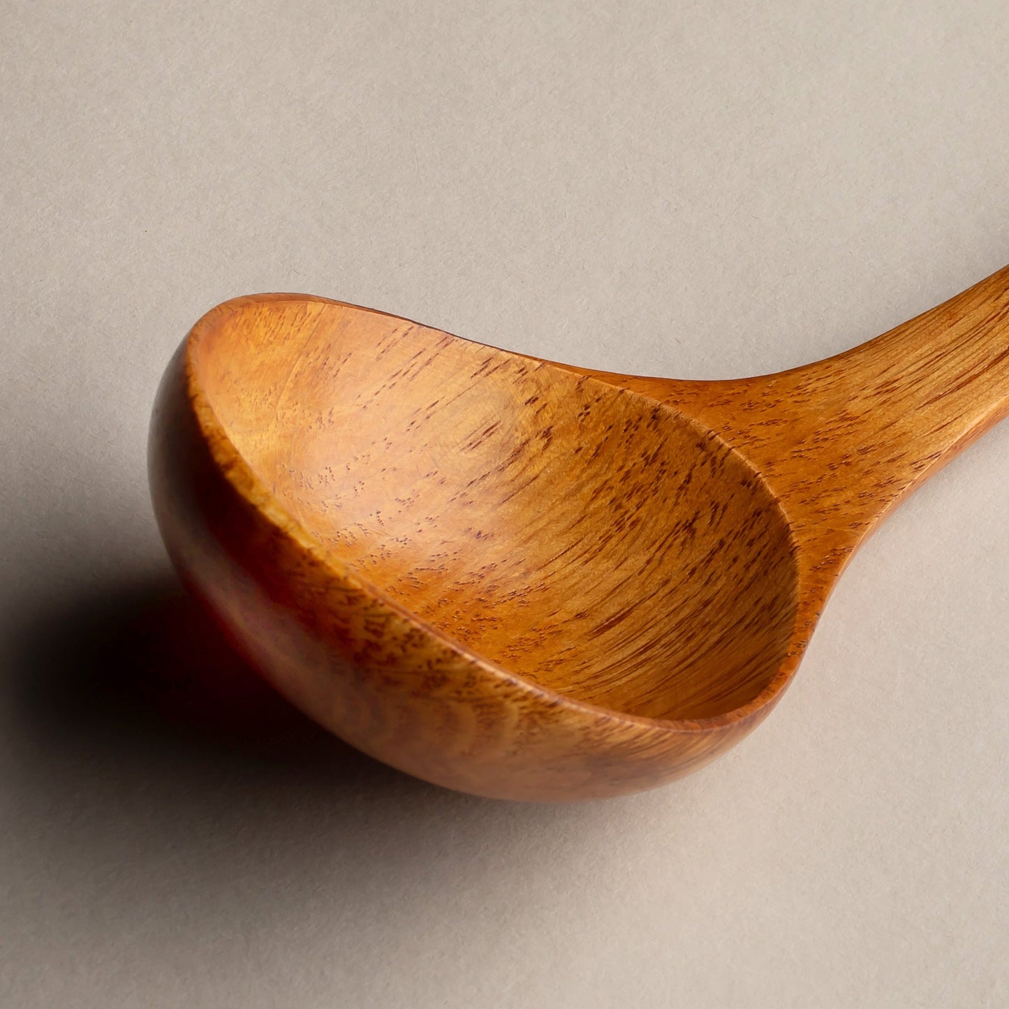 Large wooden ladle, 28cm