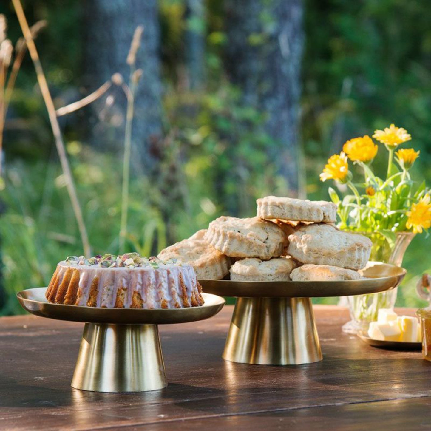 BRASS CAKE STAND S