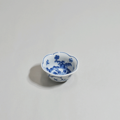 Small hexagonal flower holder, wave peony