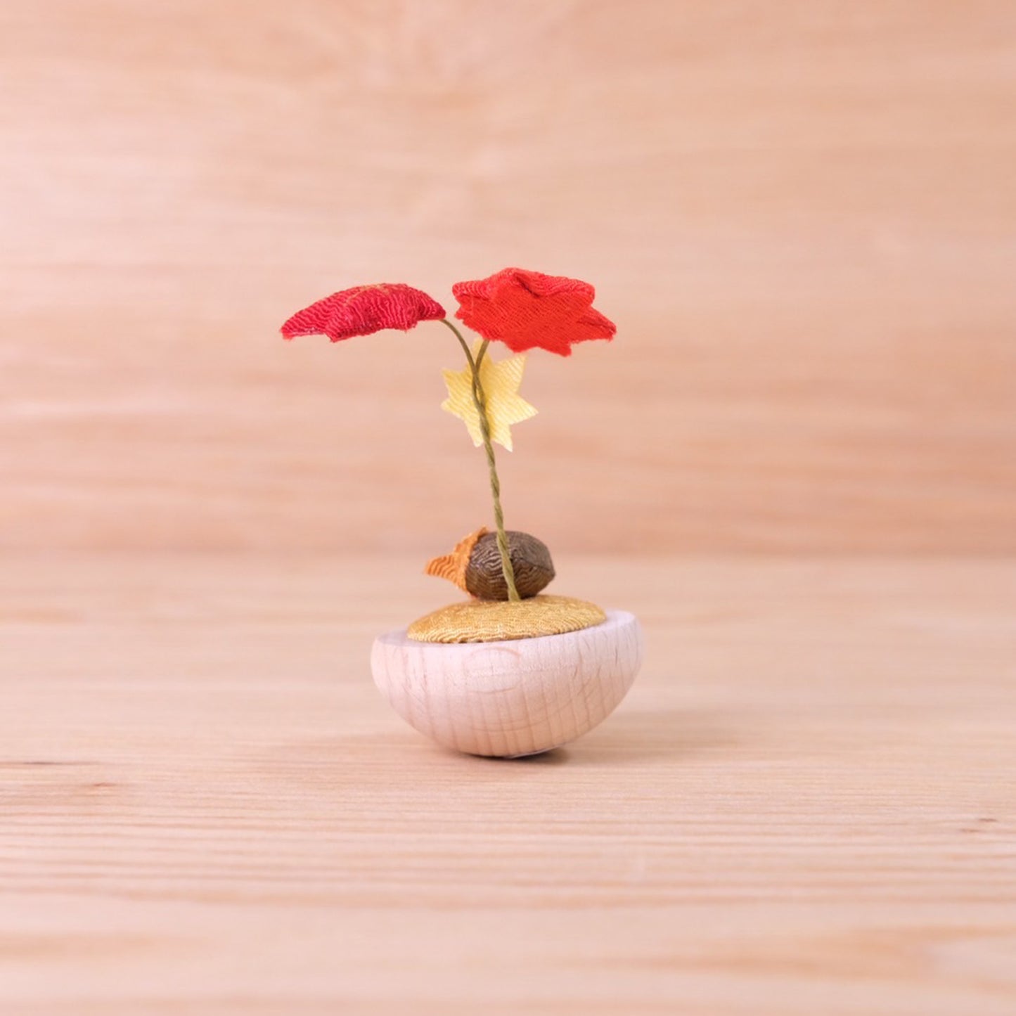ゆらゆら紅葉 秋の実り どんぐり