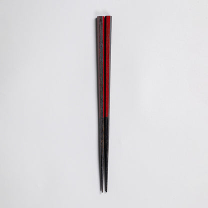 Hexagonal lacquer surface breakage