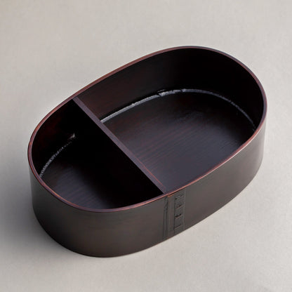 Kiso Hinoki bentō bento box with lacquer finish (small)