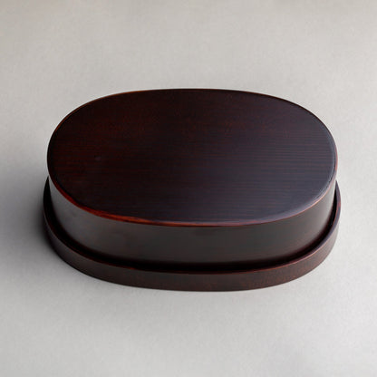 Kiso Hinoki bentō bento box with lacquer finish (small)