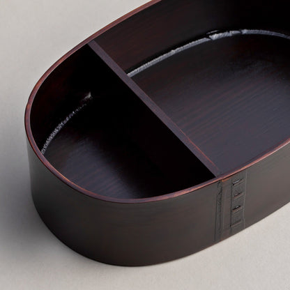 Kiso Hinoki bentō bento box with lacquer finish (small)
