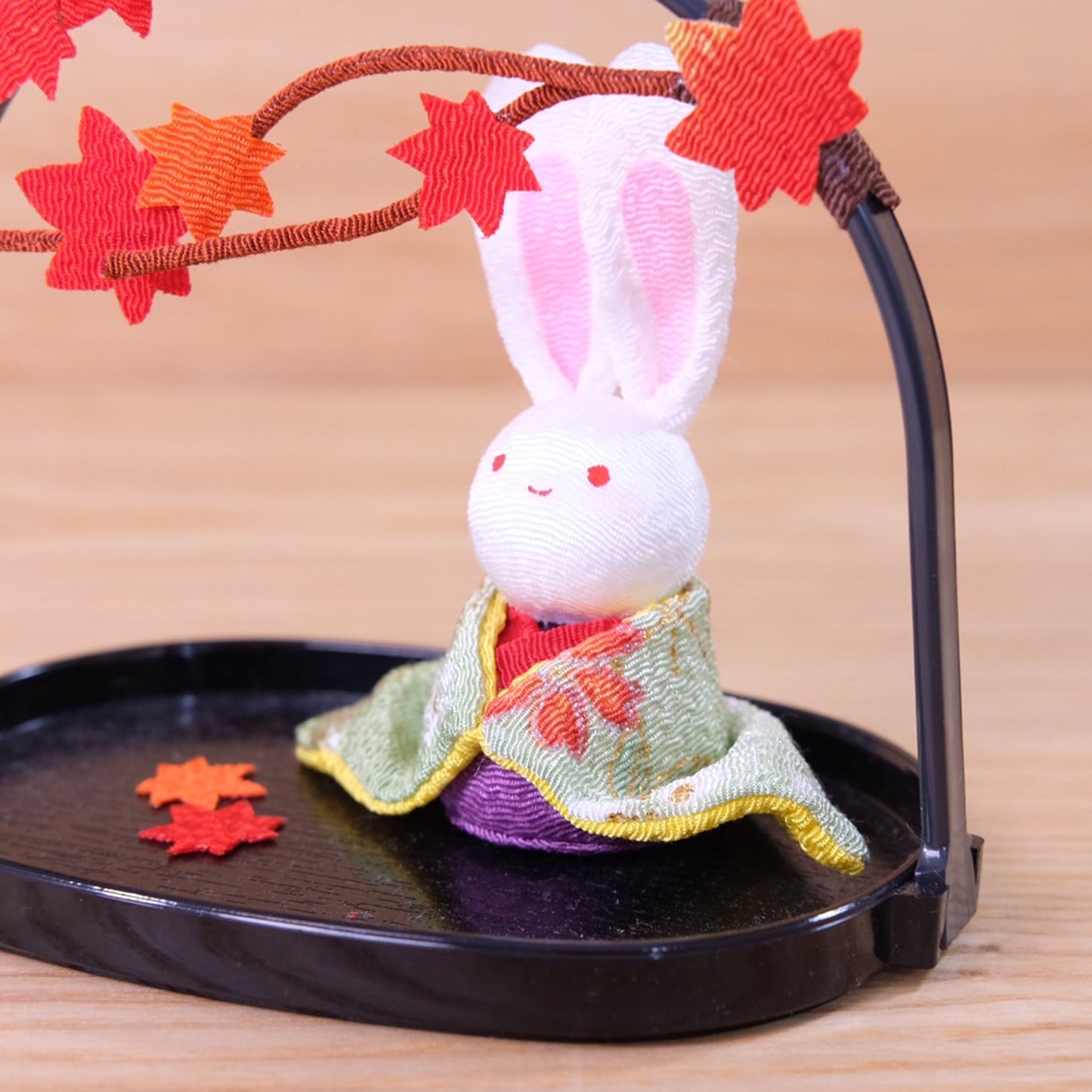 かご付うさぎ 紅葉
