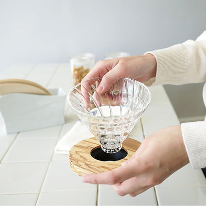 V60 Heat-resistant glass dripper, olive wood, 1-4