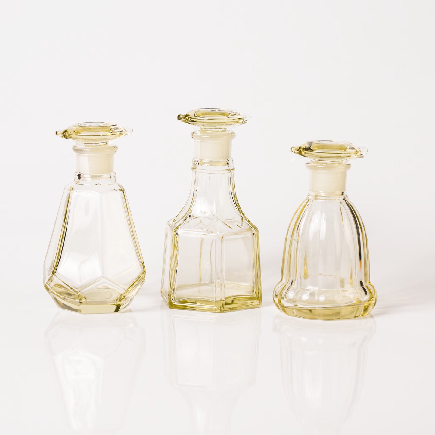 Reproduction soy sauce dispenser, cherry blossom, ancient color