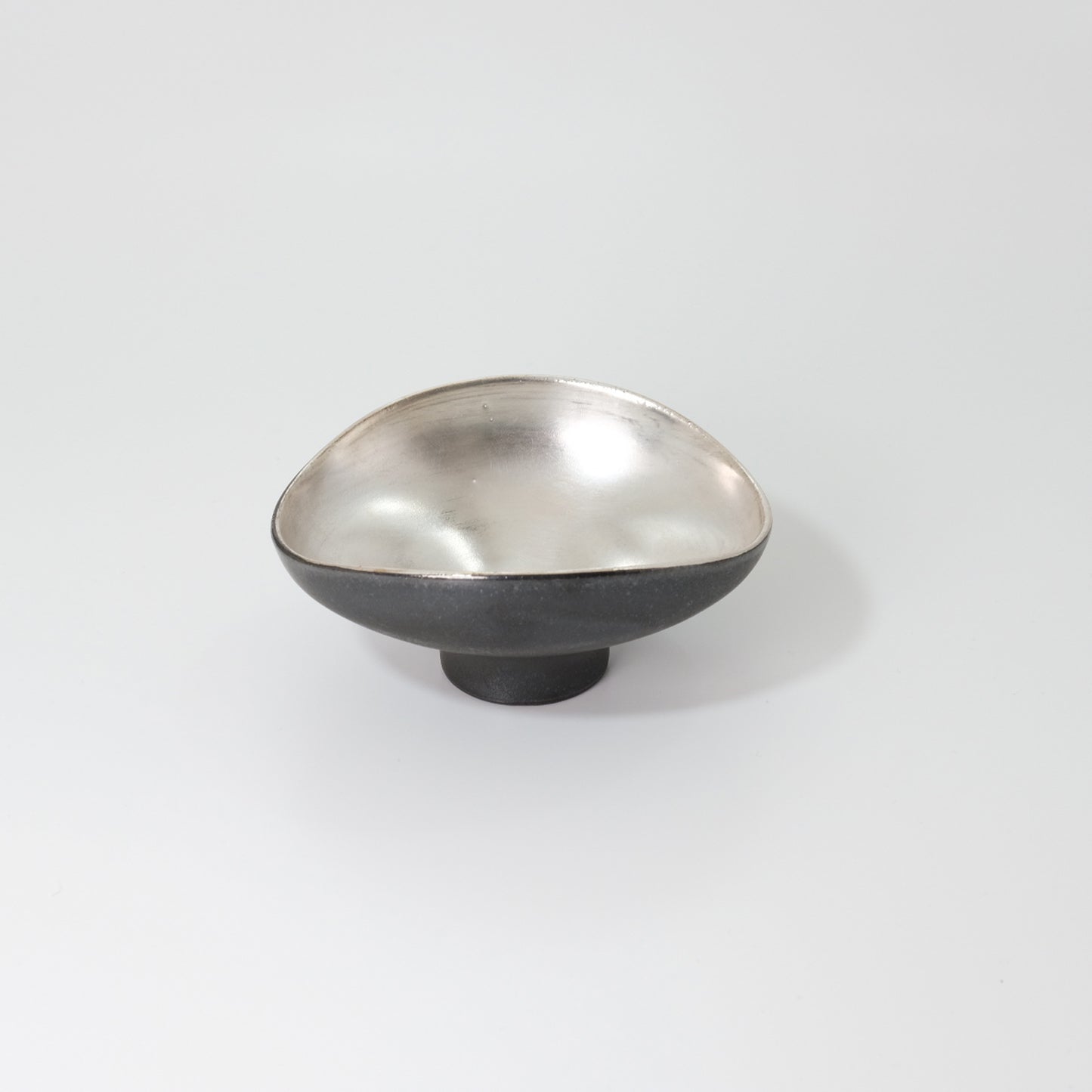 Curvale 4-inch bowl, silver glaze