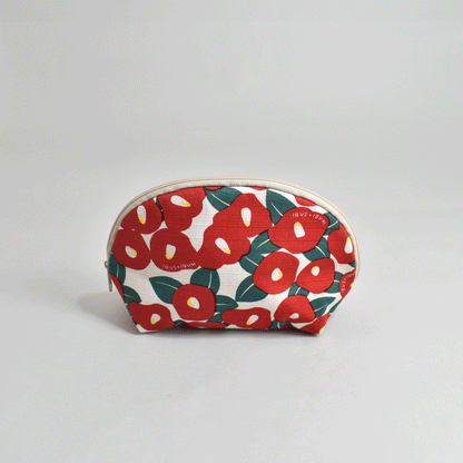 Shell-shaped pouch