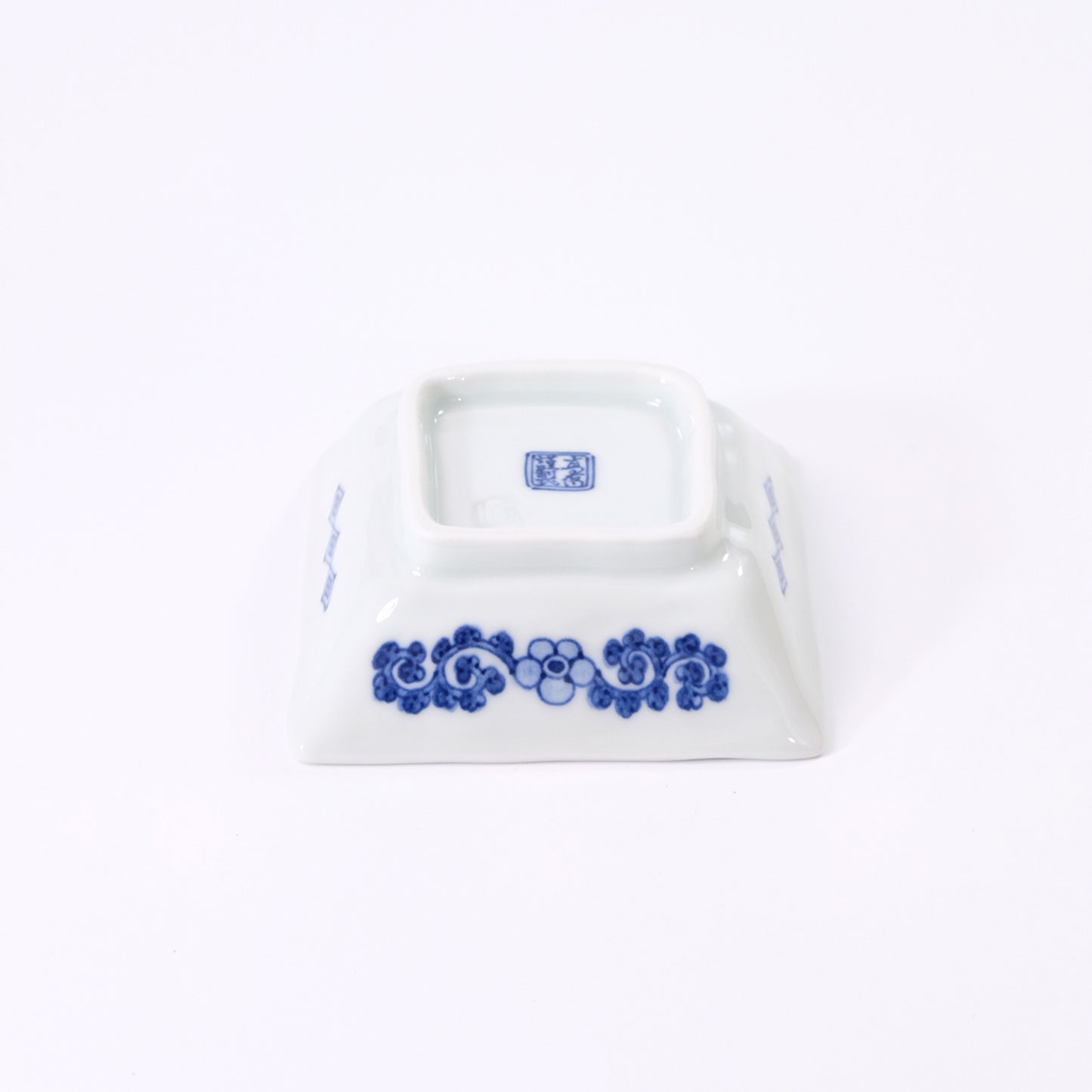 Small modified square plate, Seigaihatsukito