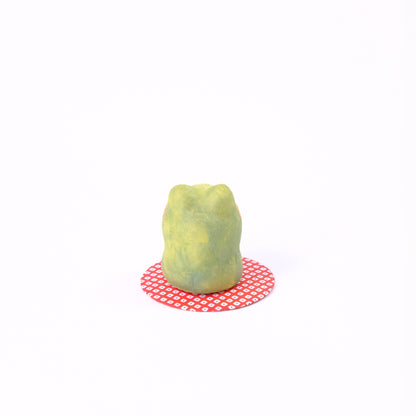 おすわりカエル 緑