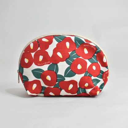 Shell-shaped pouch