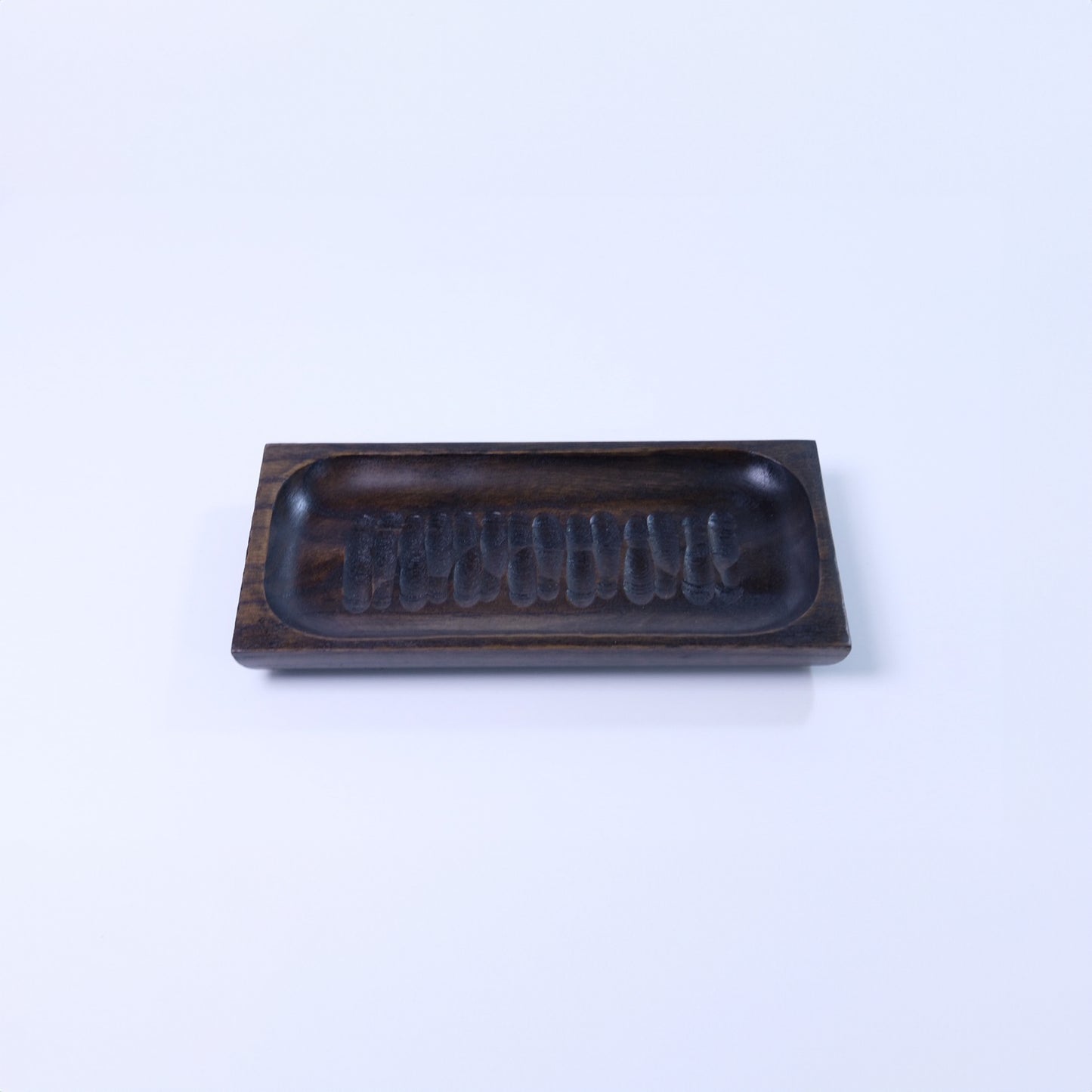 手彫長角皿 小 黒拭漆