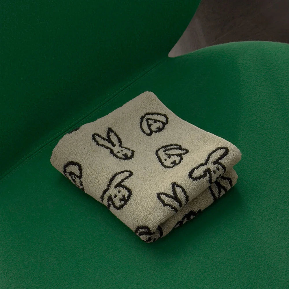 耐久性に優れ毛羽立ちも少ない WARMGREY TAIL の FACE TOWEL（フェイスタオル）