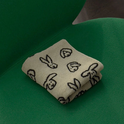 耐久性に優れ毛羽立ちも少ない WARMGREY TAIL の FACE TOWEL（フェイスタオル）