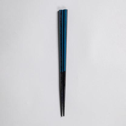 Hexagonal lacquer surface breakage